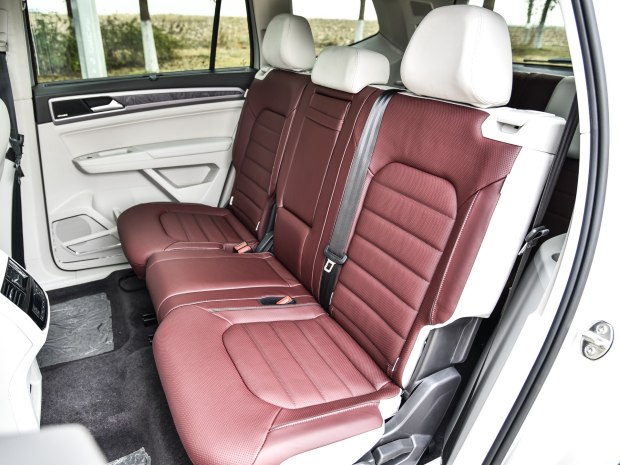 上汽大眾 途昂 2017款 530 V6 四驅(qū)至尊旗艦版 上汽大眾 途昂 2017款 530 V6 四驅(qū)至尊旗艦版